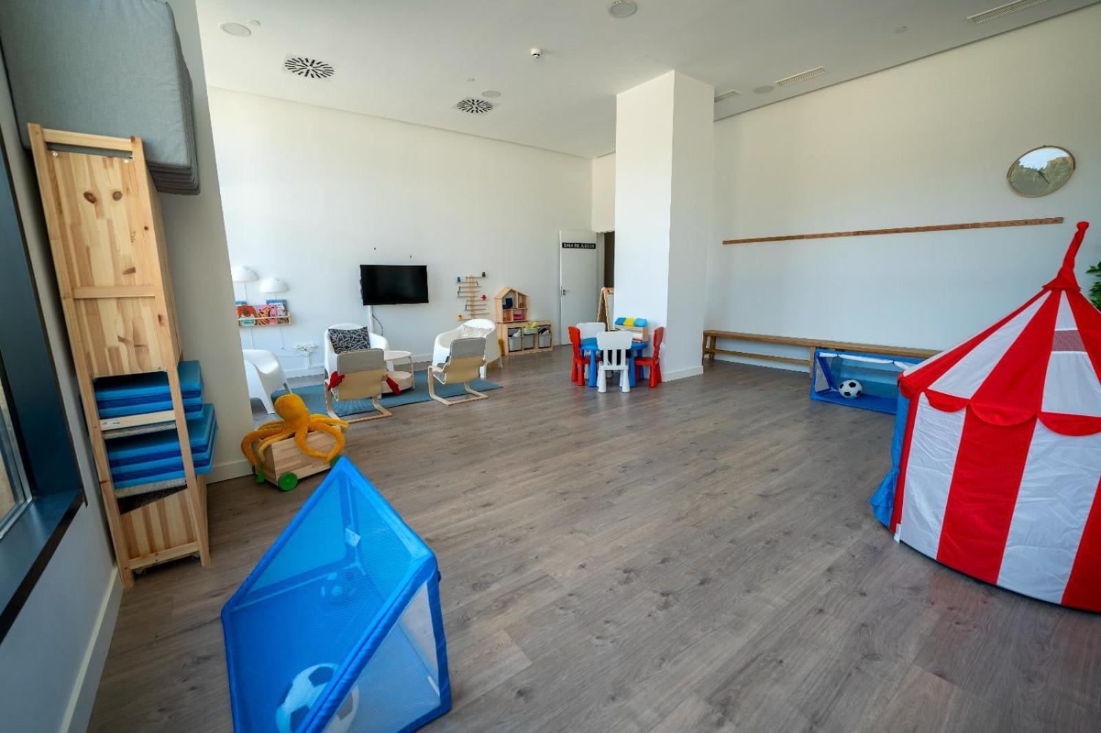 Skyline 4 Pool & Parking Free Сasa de vacaciones