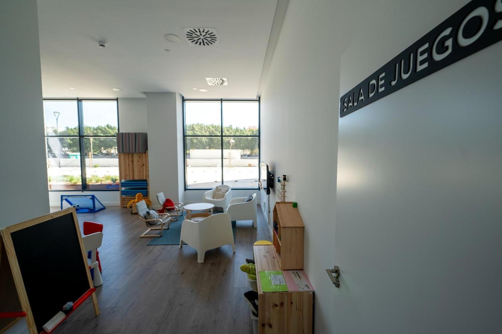 Сasa de vacaciones Skyline 4 Pool & Parking Free *