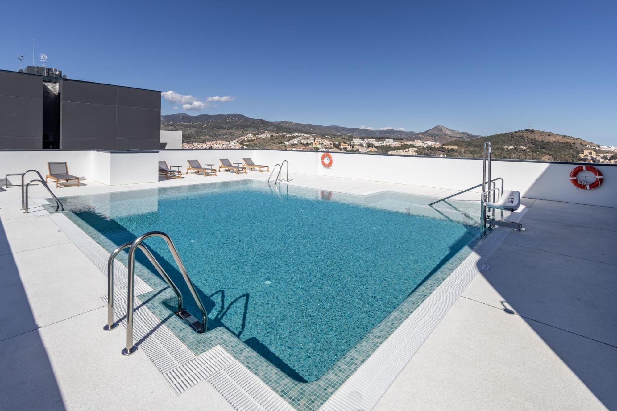 Сasa de vacaciones Skyline 4 Pool & Parking Free *